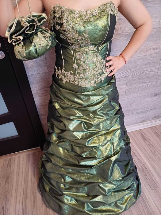 Абитюренска рокля