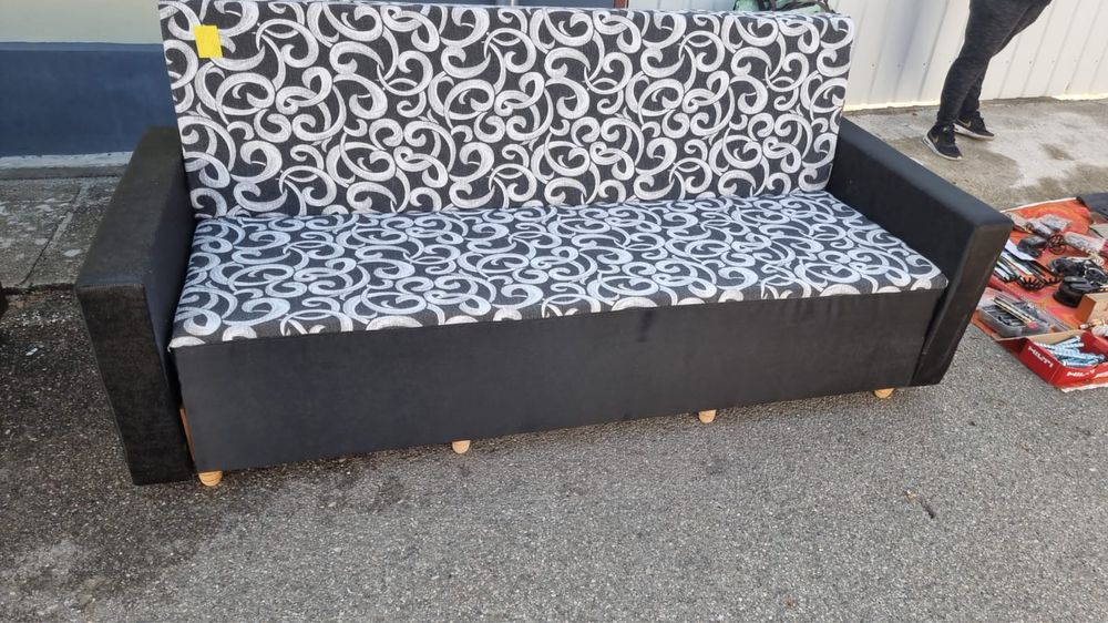 Vand canapele noi la pret de producator