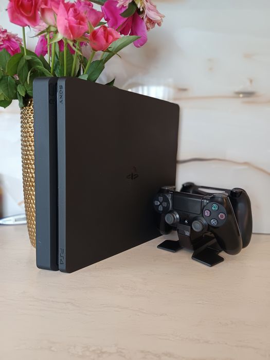 Ps4/Playstation 4 Slim Sony 500GB cu peste 20 jocuri instalate+2 Manet