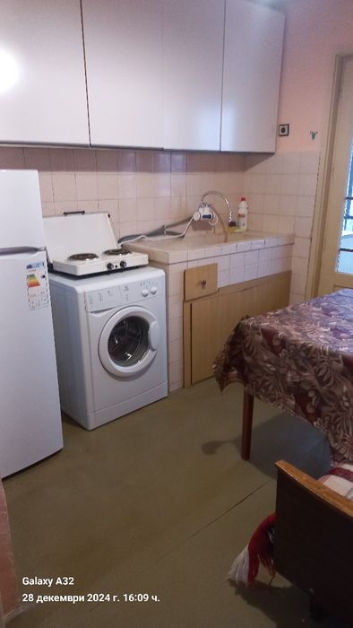 Дава се под наем Тристаен апартамент в Търговище, Център - 75 кв.м за 66300 € - Снимка #15