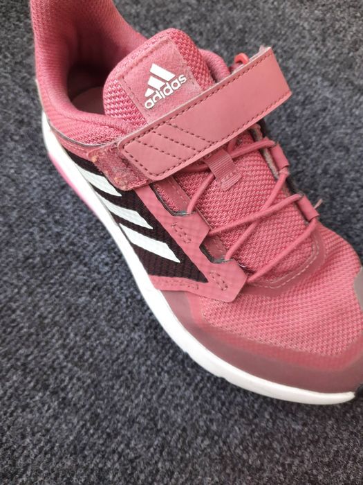 маратонки Adidas  размер 37½