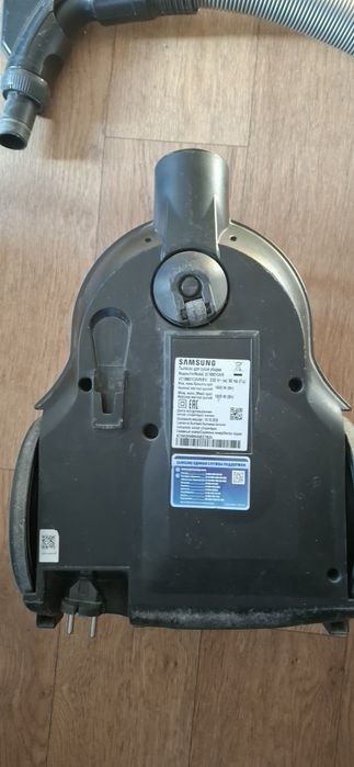 Пылесос Samsung SC18M21COVR
