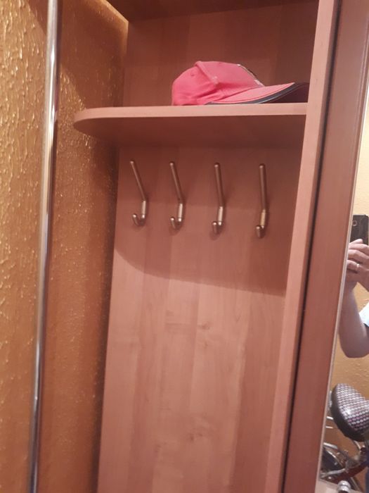 Продам шкаф в прихожую