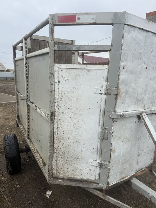 Продам прицеп коневозка