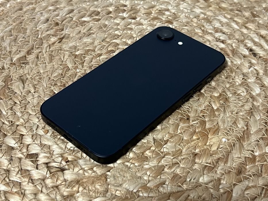 iPhone 16e 128GB Black – 100% baterie – 46 cicluri – Ca nou