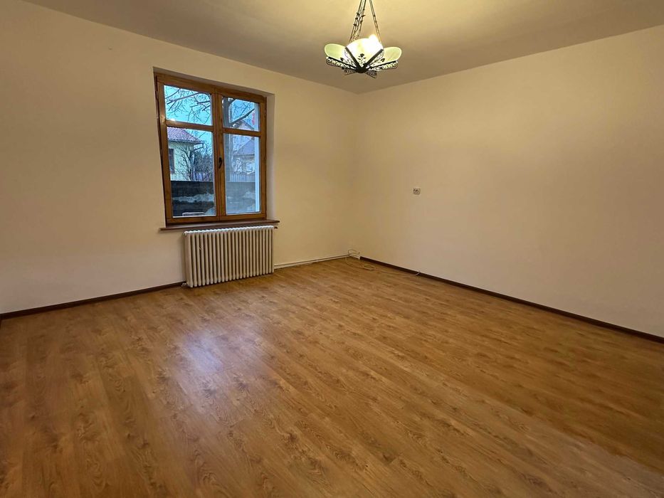 Inchiriez casa 2 camere singur in curte - teren 900 mp - Sibiu - str. Nicolae Iorga