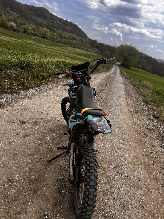 Vind cros de 150 cc 4 t 5 viteze pornire la buton ‘far pret 3500