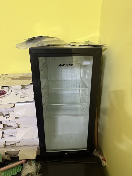 Барный холодильник со стеклянной дверью leabros