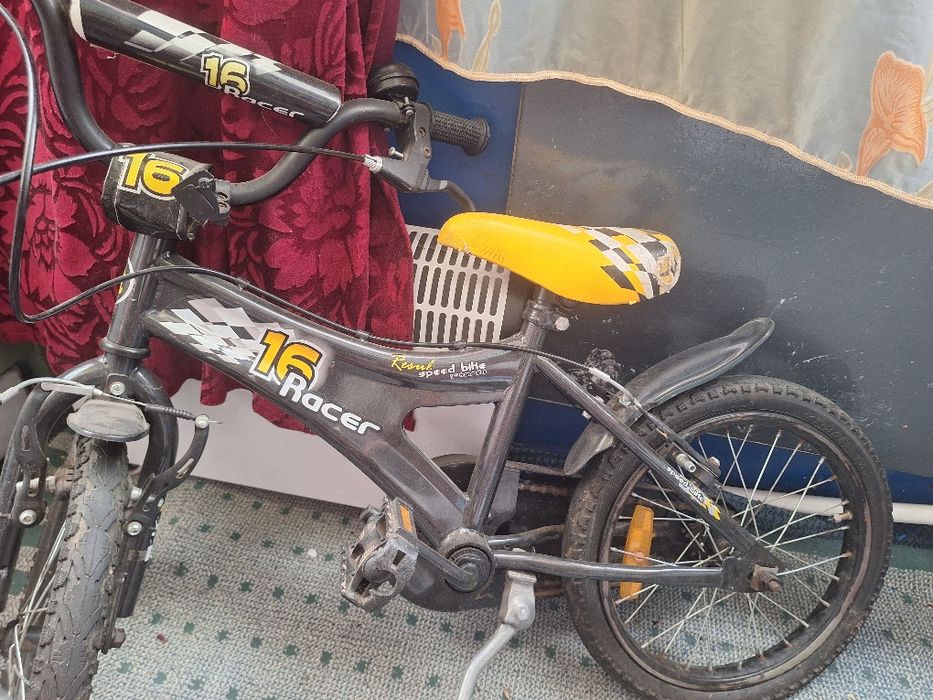 Vând bicicleta 16"