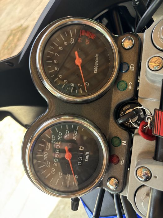 Moto Suzuki GS500 2004 A2