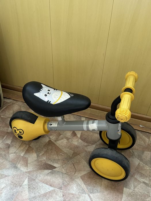 Продам беговел kinderkraft Minibi