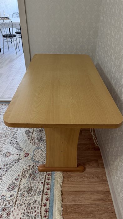 Продам стол кухонный