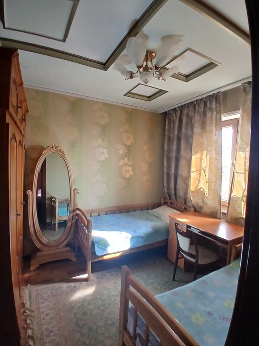 4/5/9  xonadon sotiladi Shayxontoxur tumanida