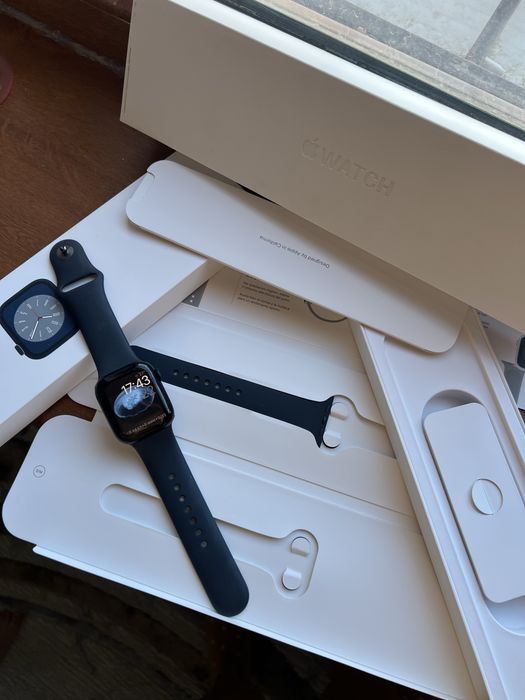 Apple watch 8 series (gps) Продаю