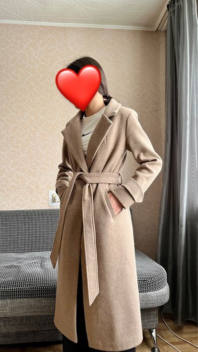 Продам пальто 42р, бежевый