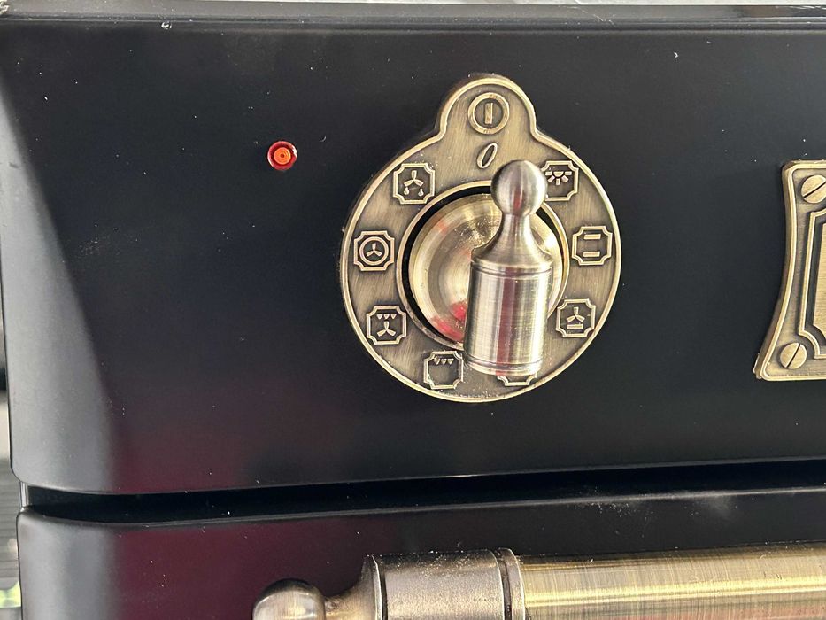 Фурна за вграждане Kaiser Empire в ретро стил