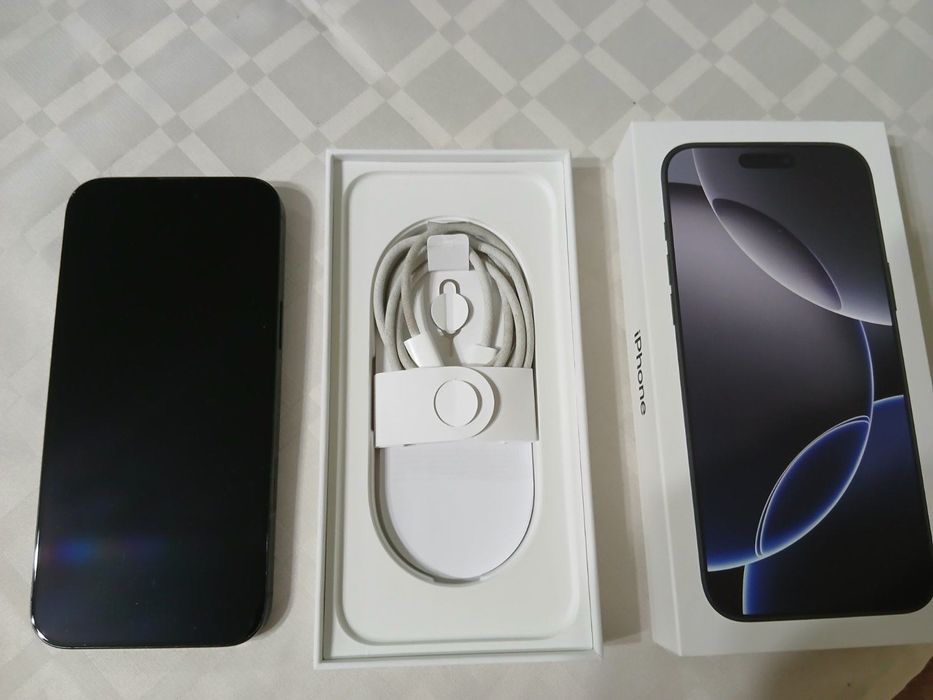 Продавам IPhone 16 Pro Max 256GB
