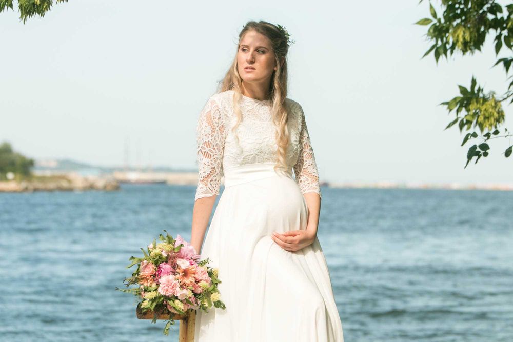 Продава се нежна сватбена рокля – носена веднъж