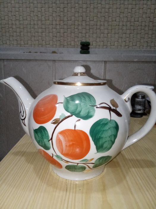 Продаю чайник заварочный .