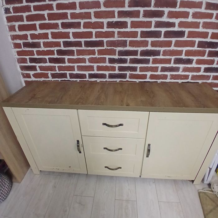 Bufet/comoda jysk 2 usi 3 sertare