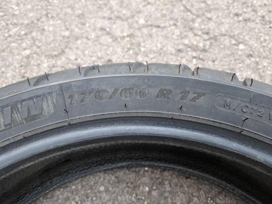 De vânzare 2 anvelope moto michelin
