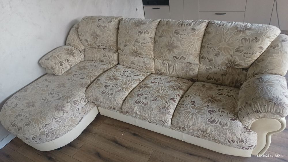 Продавам ъглов диван