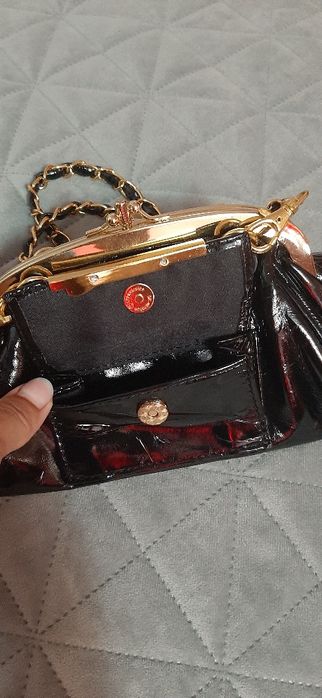 Geanta lacuita neagra eleganta 60 lei