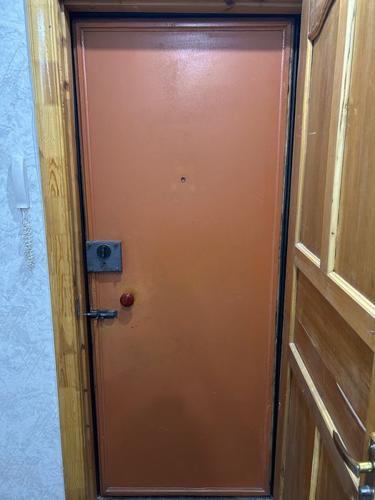 Продам дверь металическую