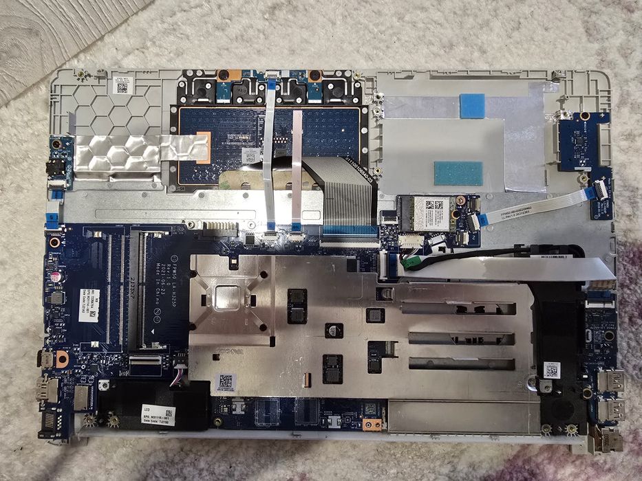 Dezmembrez laptop Hp 250G8 Intel Celeron