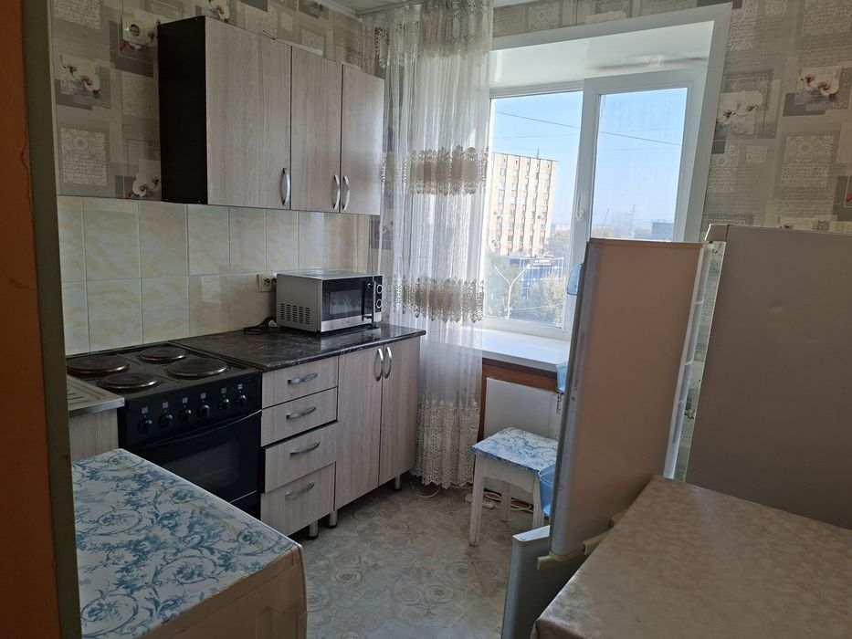 Сдаётся 1"5 ка на Абая с балконом