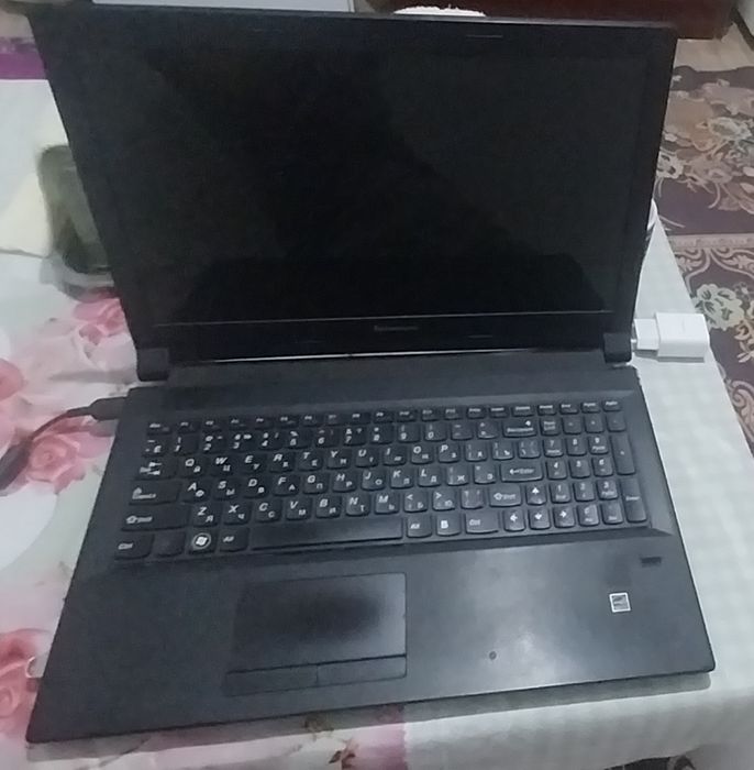 Ноутбук сатылады 25000 тг. Туркестан каласы. Жаксы жумыс истеп тур