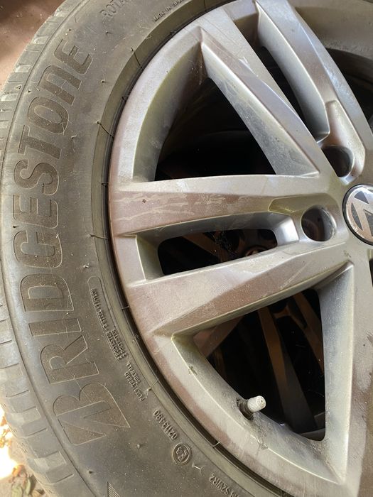 VOLKSWAGEN Touareg 0 — imagine 2