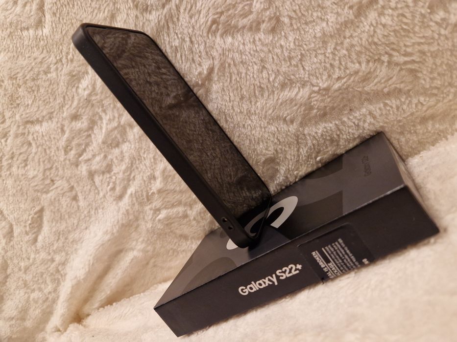 Продам телефон Samsung S22 Plus