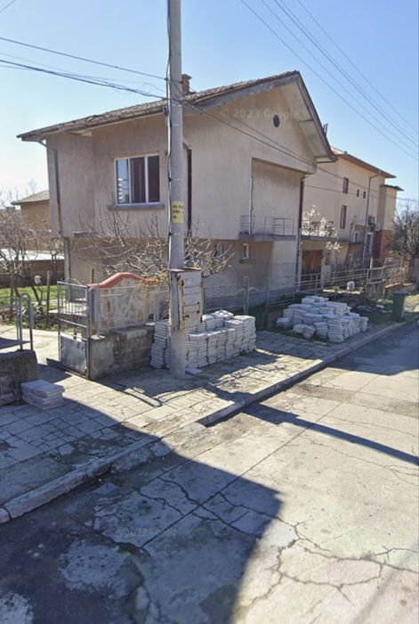 Двуетажна самостоятелна къща в Димитровград.