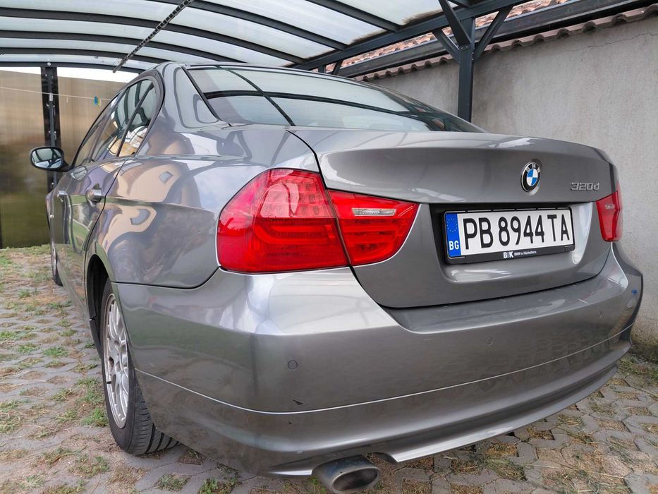 лек автомобил BMW 320D, 2011г.