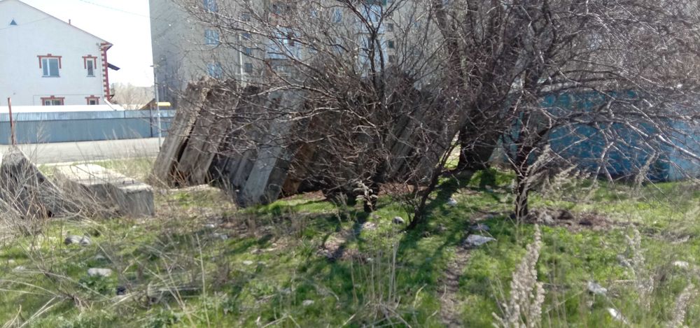 участок в городе