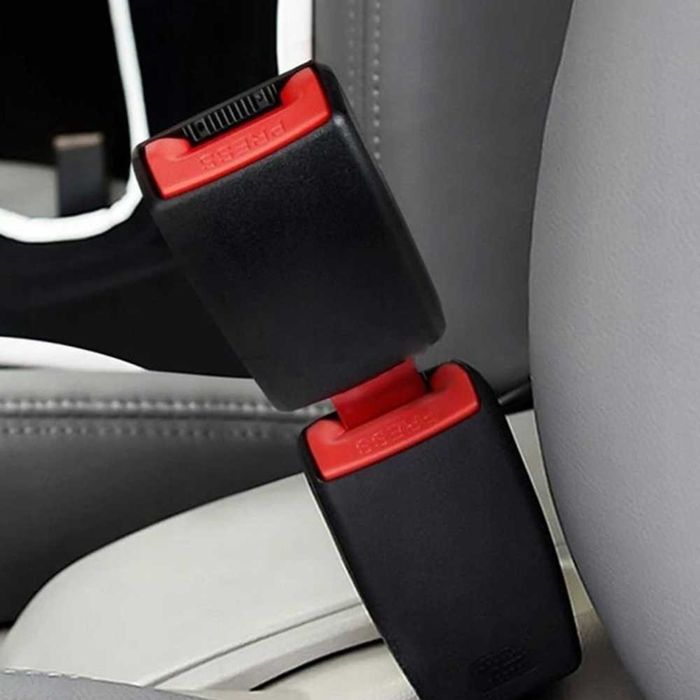 Закопчалка за предпазен колан на автомобил 1 брой.