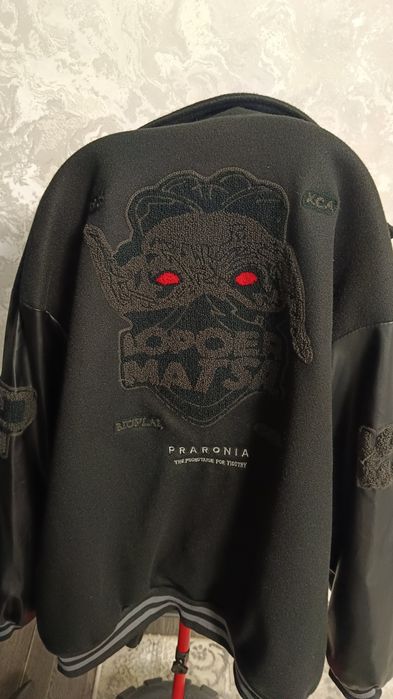 Продам бомбе,куртка новая