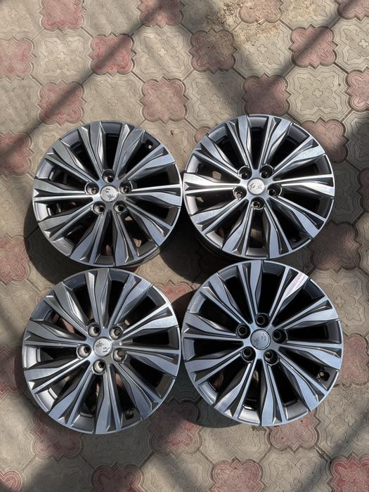Продам диски на Hongqi eqm-5 Оригинальные