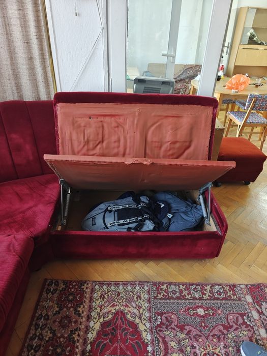 Холово обзавеждане