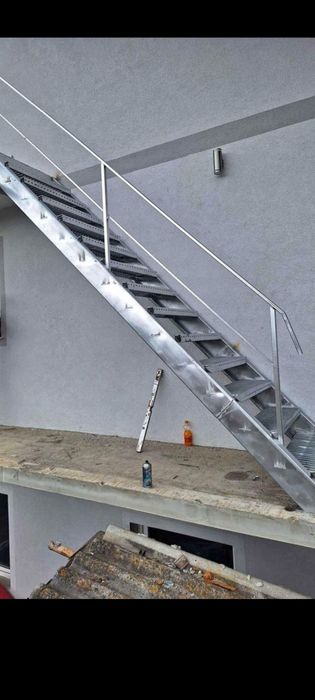 Scari metalice zincate