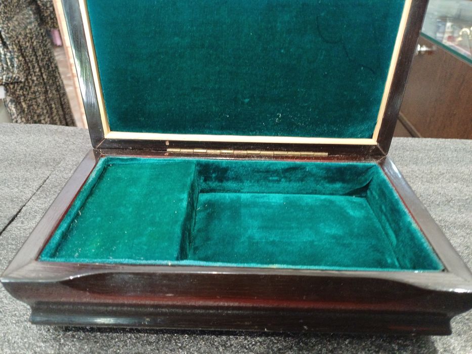 Casuța muzicala de origine italiana cu loc pentru bijuterii