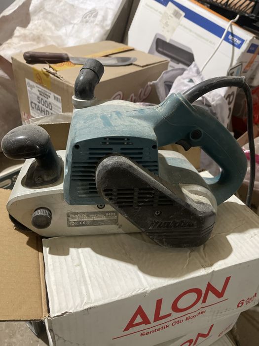 Шлифовальная машинка