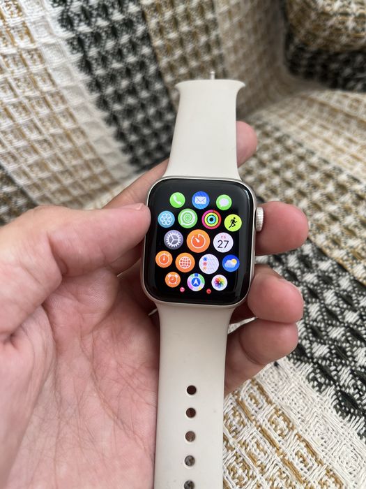 Apple Watch SE Starlight. Состояние новых! АКБ 99%
