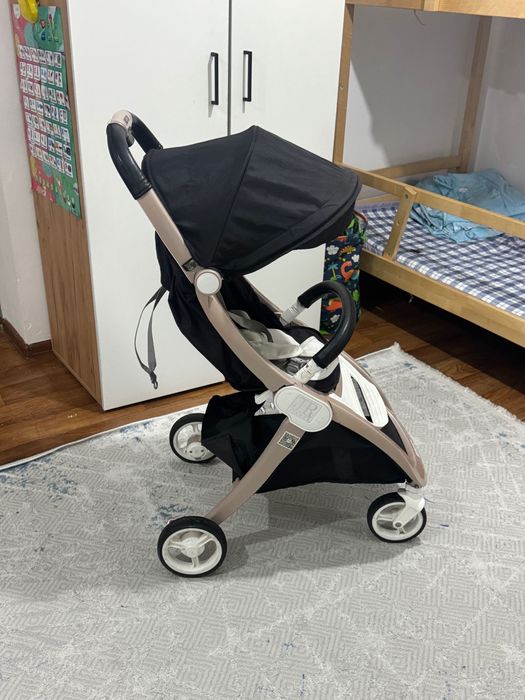 Продам прогулочная коляска легкая