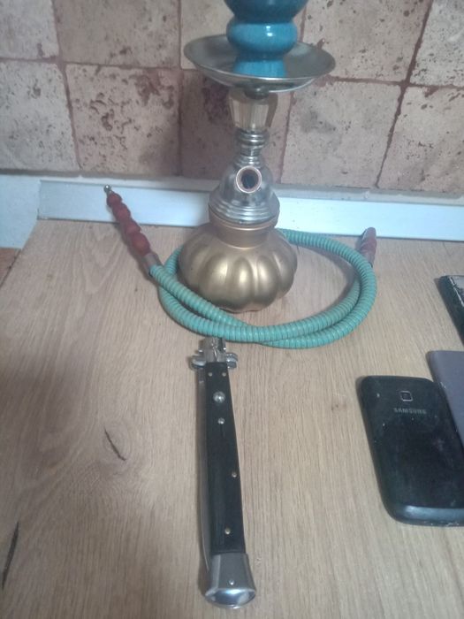 Vand narghilea + cuțit stileto