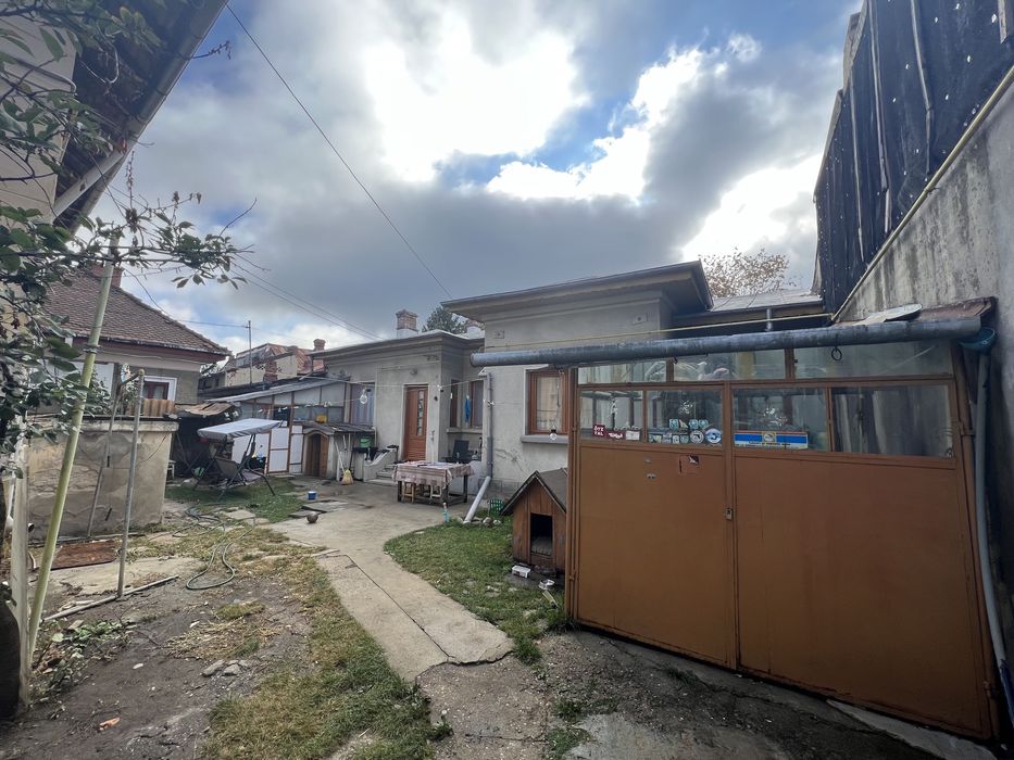 Casa de Vanzare  in Ploiesti cu teren 425 mp , Str Praga