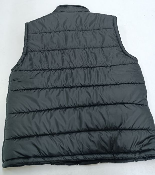 Сотилади, жилеткала.