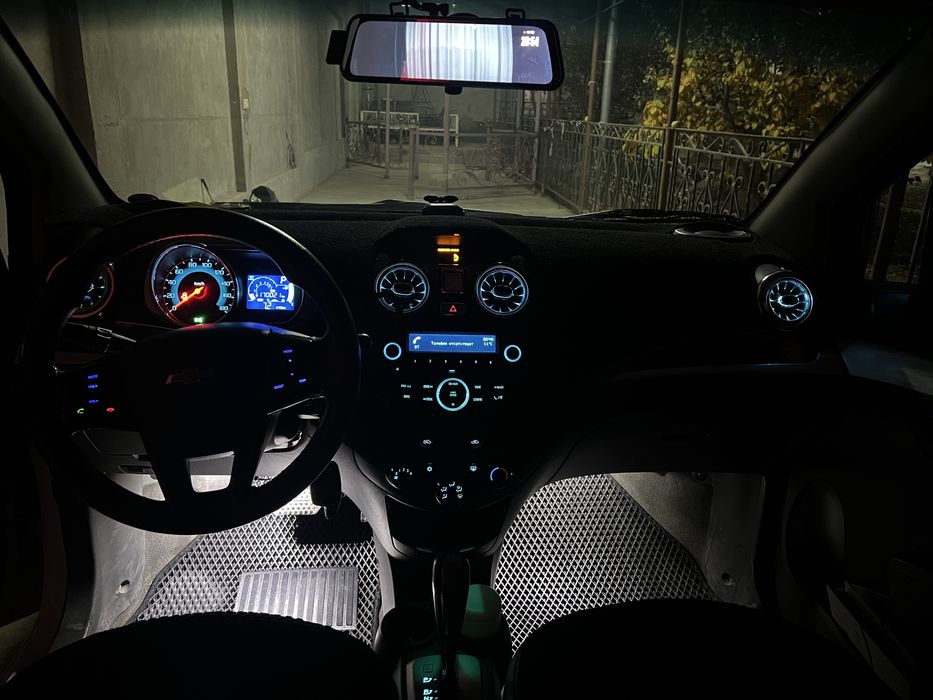 Спарк наварот сотилади. 2017 йил