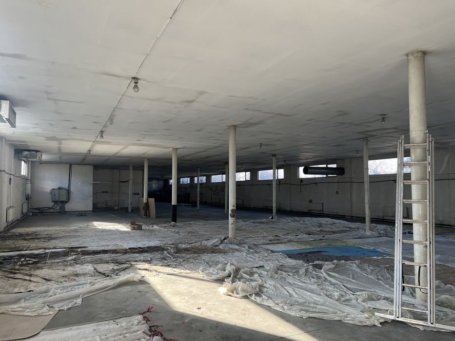 Inchiriez spatiu 650mp,200mp